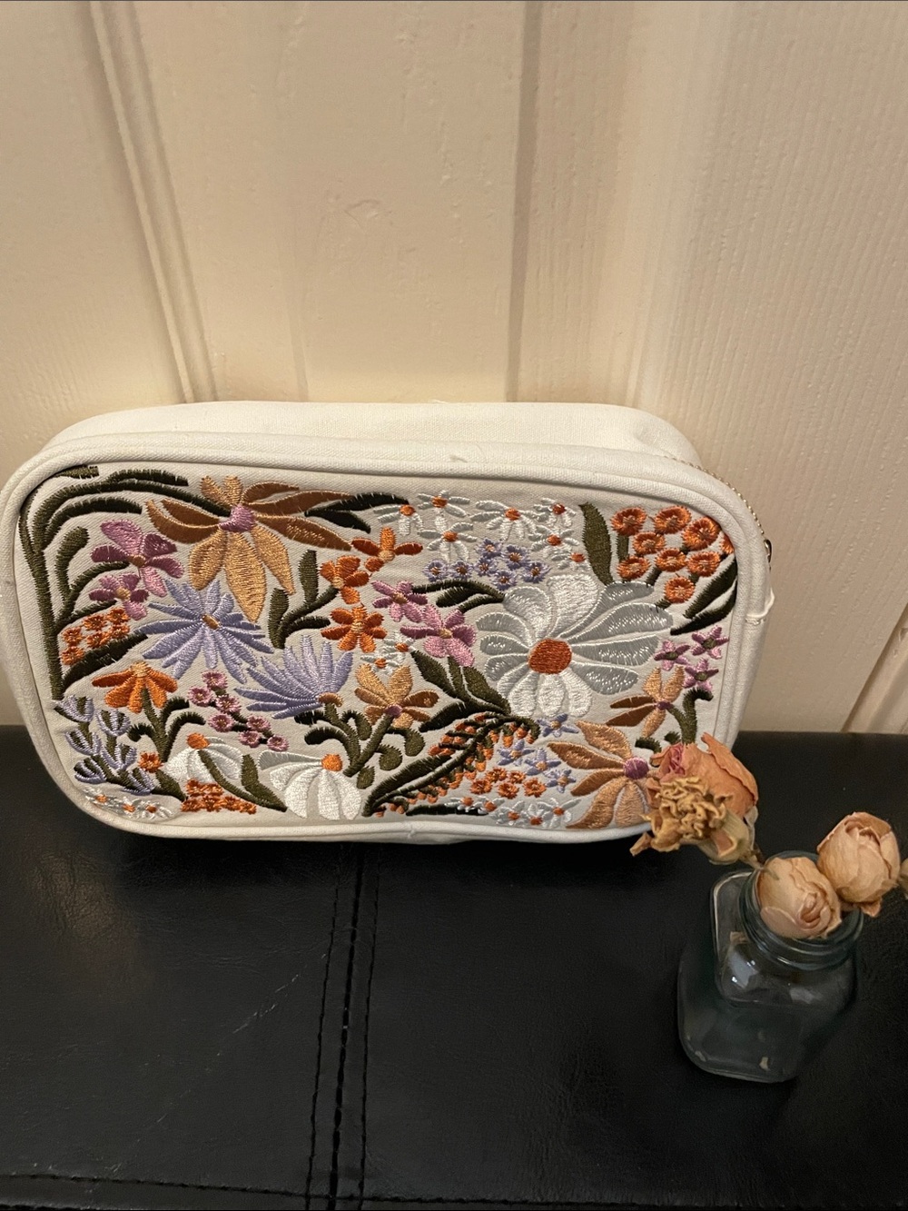 White Floral Embroidered Women’s Cosmetic Bag. Closet clearout no returns.